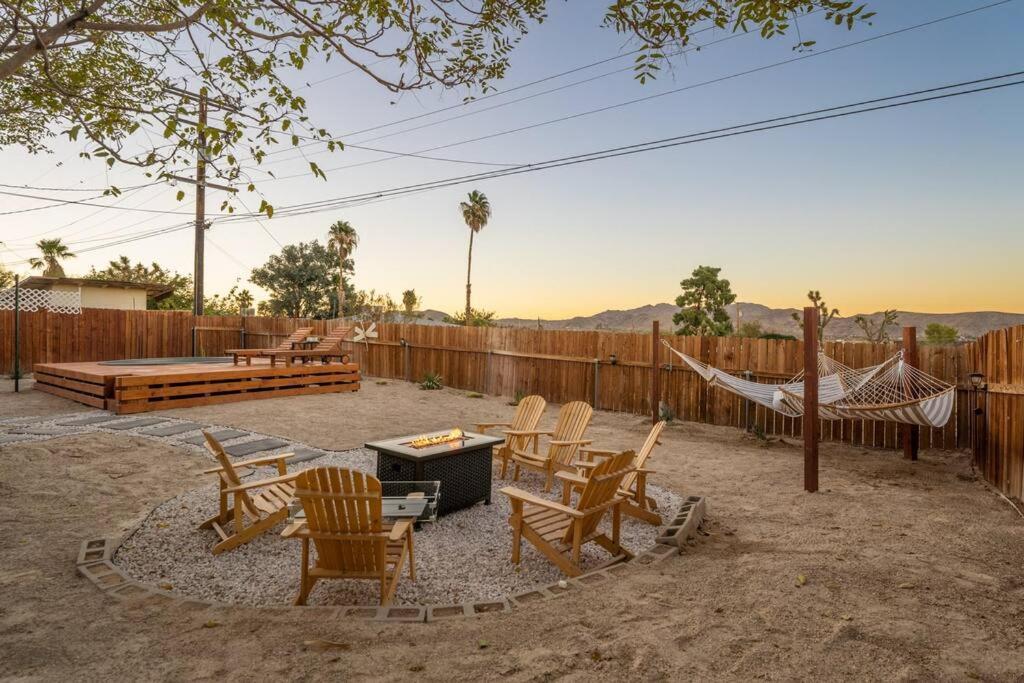 Palm Vista Retreat *Hot Tub/Cowboy Pool/Hammocks* Villa Joshua Tree Exterior foto