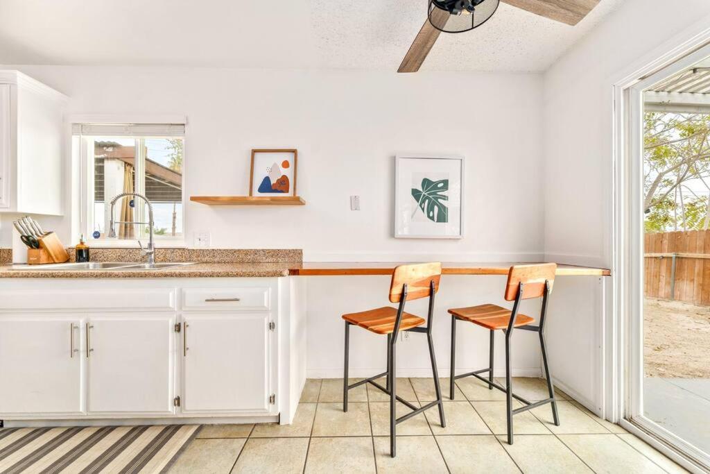 Palm Vista Retreat *Hot Tub/Cowboy Pool/Hammocks* Villa Joshua Tree Exterior foto
